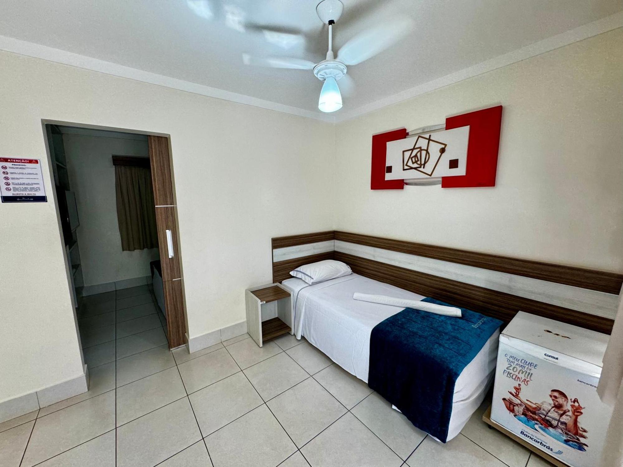 Di Roma Lacqua Caldas Novas Park 24H, Com Roupas De Cama E Banho Номер фото